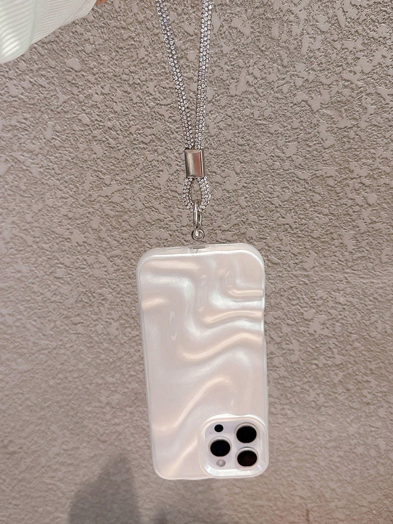 Premium Pearl White 3D Wave Phone Case for iPhone 16 Promax/16/16 Pro/16 Plus/15/15 Promax/15 Pro/11/12/13/14 Promax/11 Pro/11 Promax/12 Pro/12 Promax/13 Pro/13 Promax/14 Pro/14 Promax/16 Promax/16/16 Pro/16 Plus/12 Mini/13 Mini/16E