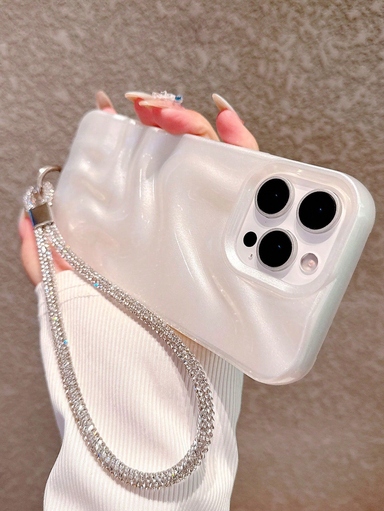 Premium Pearl White 3D Wave Phone Case for iPhone 16 Promax/16/16 Pro/16 Plus/15/15 Promax/15 Pro/11/12/13/14 Promax/11 Pro/11 Promax/12 Pro/12 Promax/13 Pro/13 Promax/14 Pro/14 Promax/16 Promax/16/16 Pro/16 Plus/12 Mini/13 Mini/16E