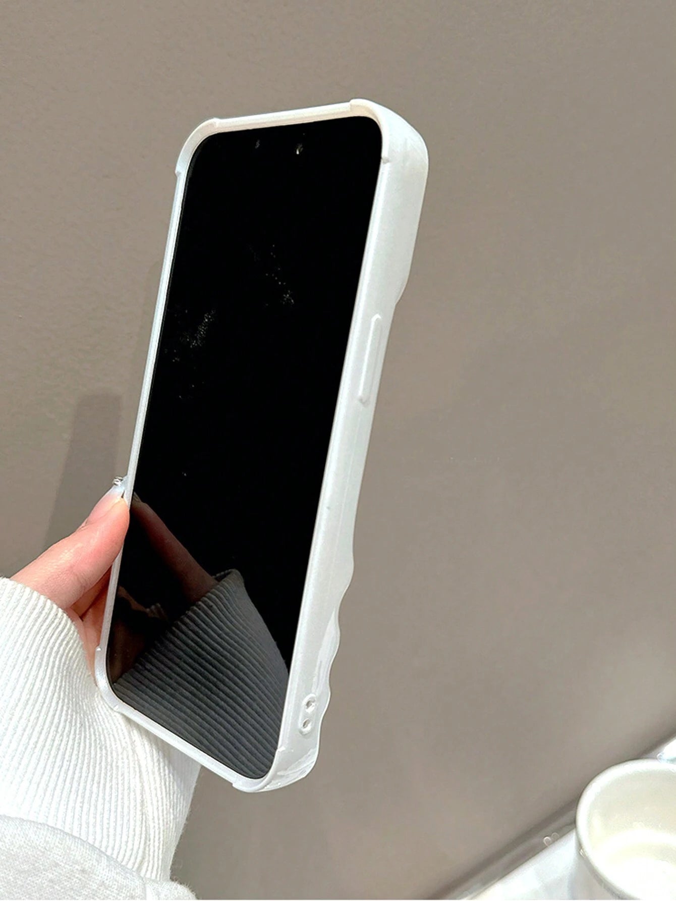 Premium Pearl White 3D Wave Phone Case for iPhone 16 Promax/16/16 Pro/16 Plus/15/15 Promax/15 Pro/11/12/13/14 Promax/11 Pro/11 Promax/12 Pro/12 Promax/13 Pro/13 Promax/14 Pro/14 Promax/16 Promax/16/16 Pro/16 Plus/12 Mini/13 Mini/16E