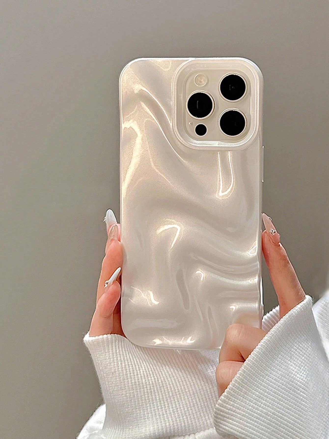 Premium Pearl White 3D Wave Phone Case for iPhone 16 Promax/16/16 Pro/16 Plus/15/15 Promax/15 Pro/11/12/13/14 Promax/11 Pro/11 Promax/12 Pro/12 Promax/13 Pro/13 Promax/14 Pro/14 Promax/16 Promax/16/16 Pro/16 Plus/12 Mini/13 Mini/16E